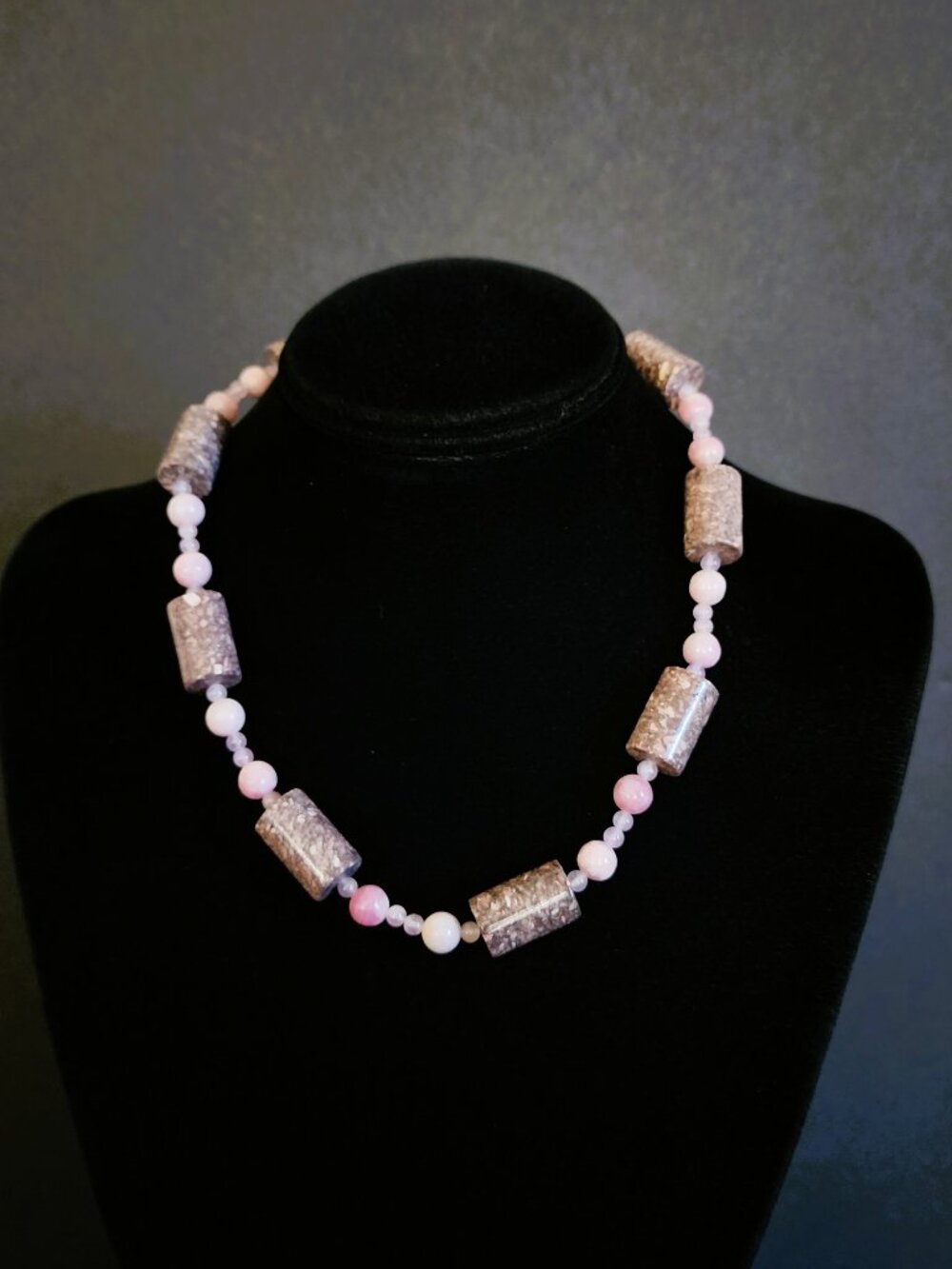 VTG 1970s Rhodonite Rose Quartz Gemstone Statement Necklace 18"